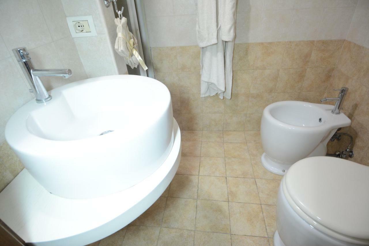 B&B Domus Gaia Lecce Exterior photo